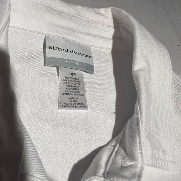 Womens Alfred dunner jacket. Size 10P. - Picture 3 of 3